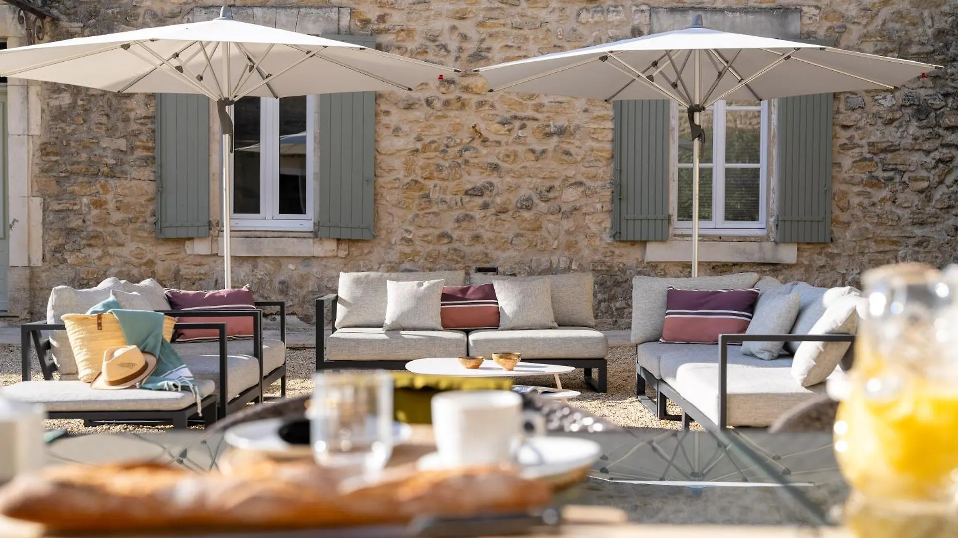 La Cour Des Sens Hotel Lagnes Guest house
