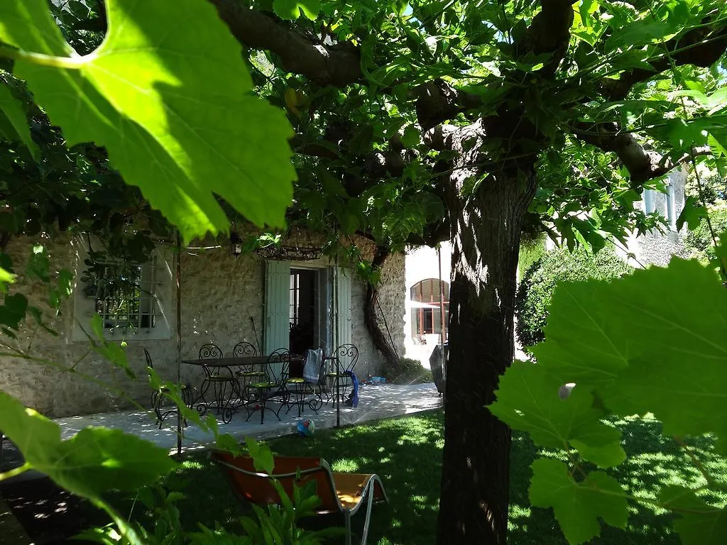 La Cour Des Sens Bed & Breakfast Lagnes