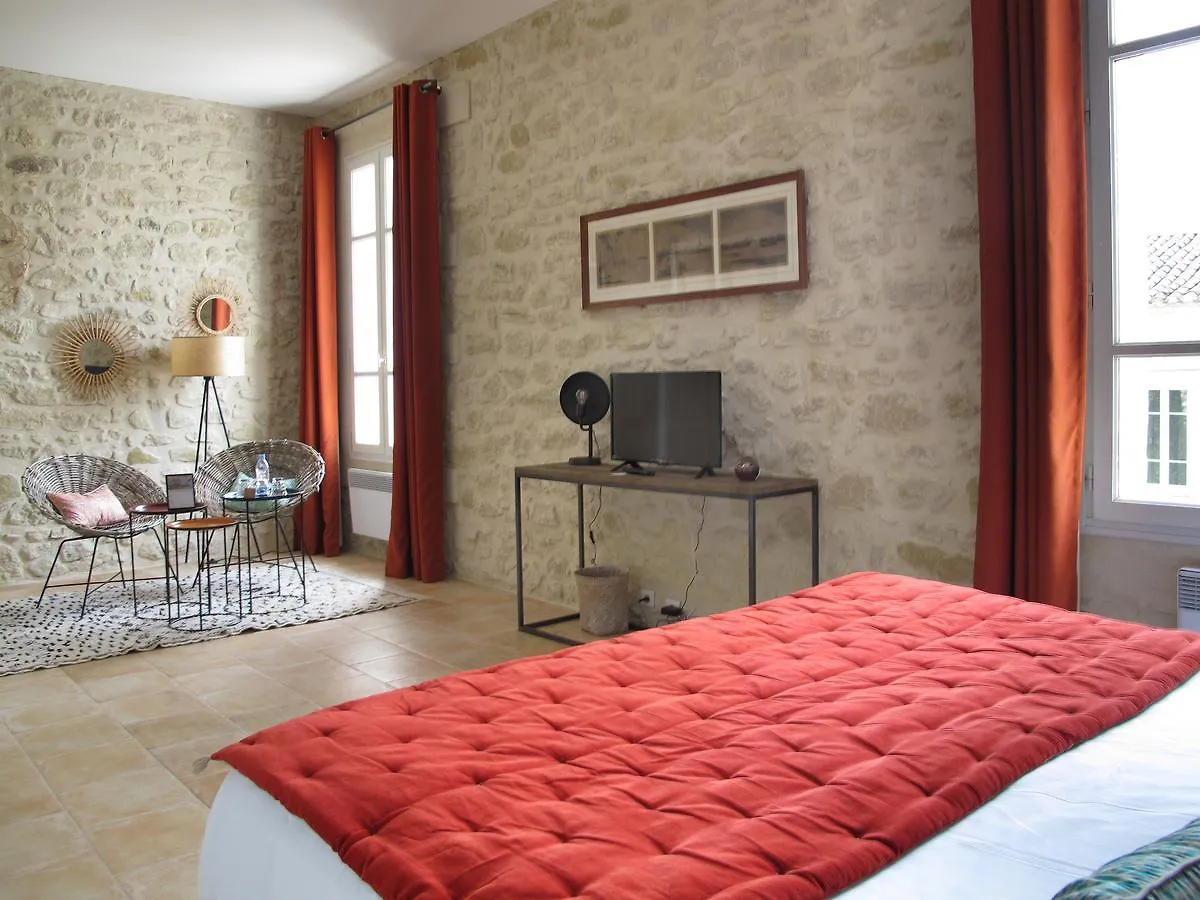 La Cour Des Sens Bed & Breakfast Lagnes 3*,